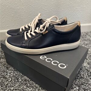 ECCO Dark Blue/Navy Sneakers with Cream Laces
